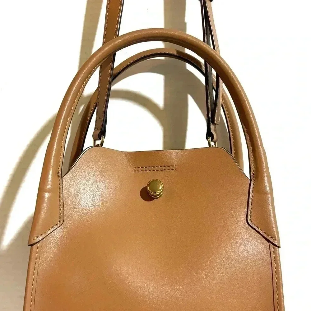 Decke brown leather crossbody handbag